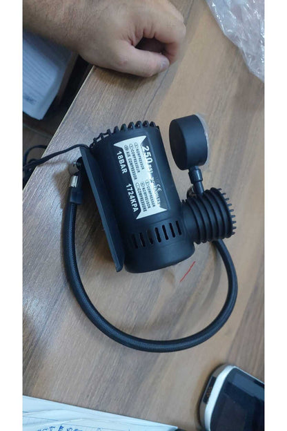 Çakmaklık Girişli Hava Kompresörü 12v 150 Psı Lastik Şişirici Pompa