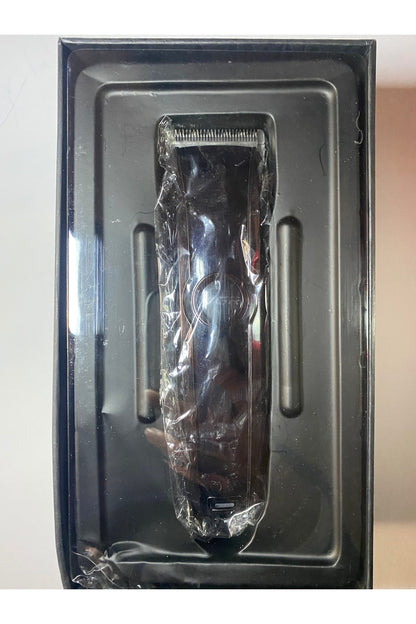 Saç Sakal Tıraş Makinesi Profesyonel 4 Başlıklı Kullanım Kolaylığı Kutusunda T Bıçak Siyah Makine