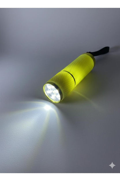 Mini LED El Feneri Anahtarlık – Taşınabilir, Güçlü Işık, Kamp & Acil Durum Feneri